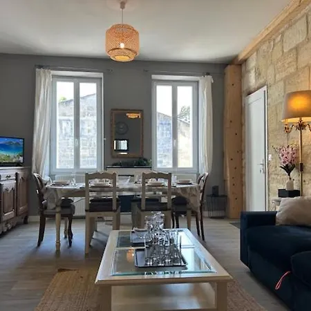 Appartement Bel En Pierre De 100 M2 Avec Cour. *